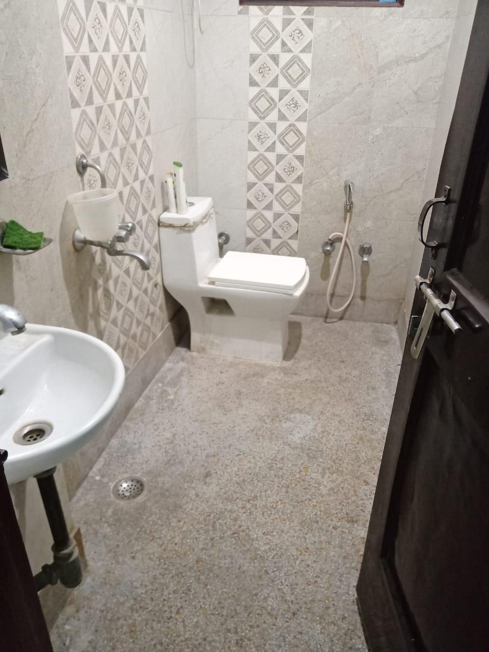 Aadarsh House - Munrika